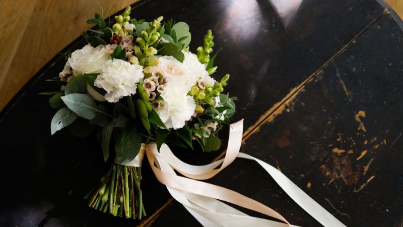 how to diy wedding flowers